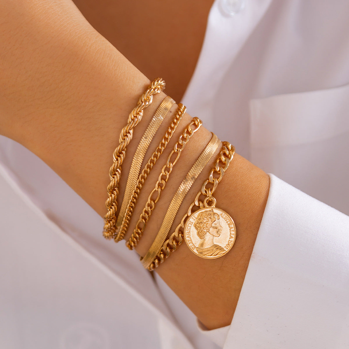 Round pendant Bracelet set