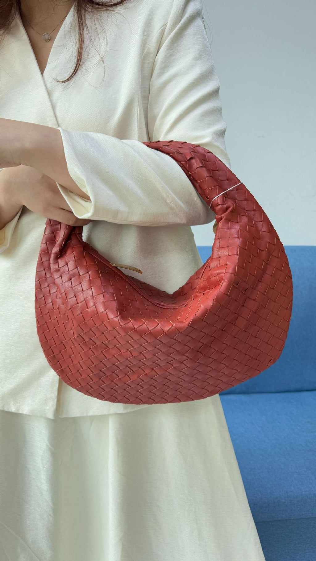Women's woven bag