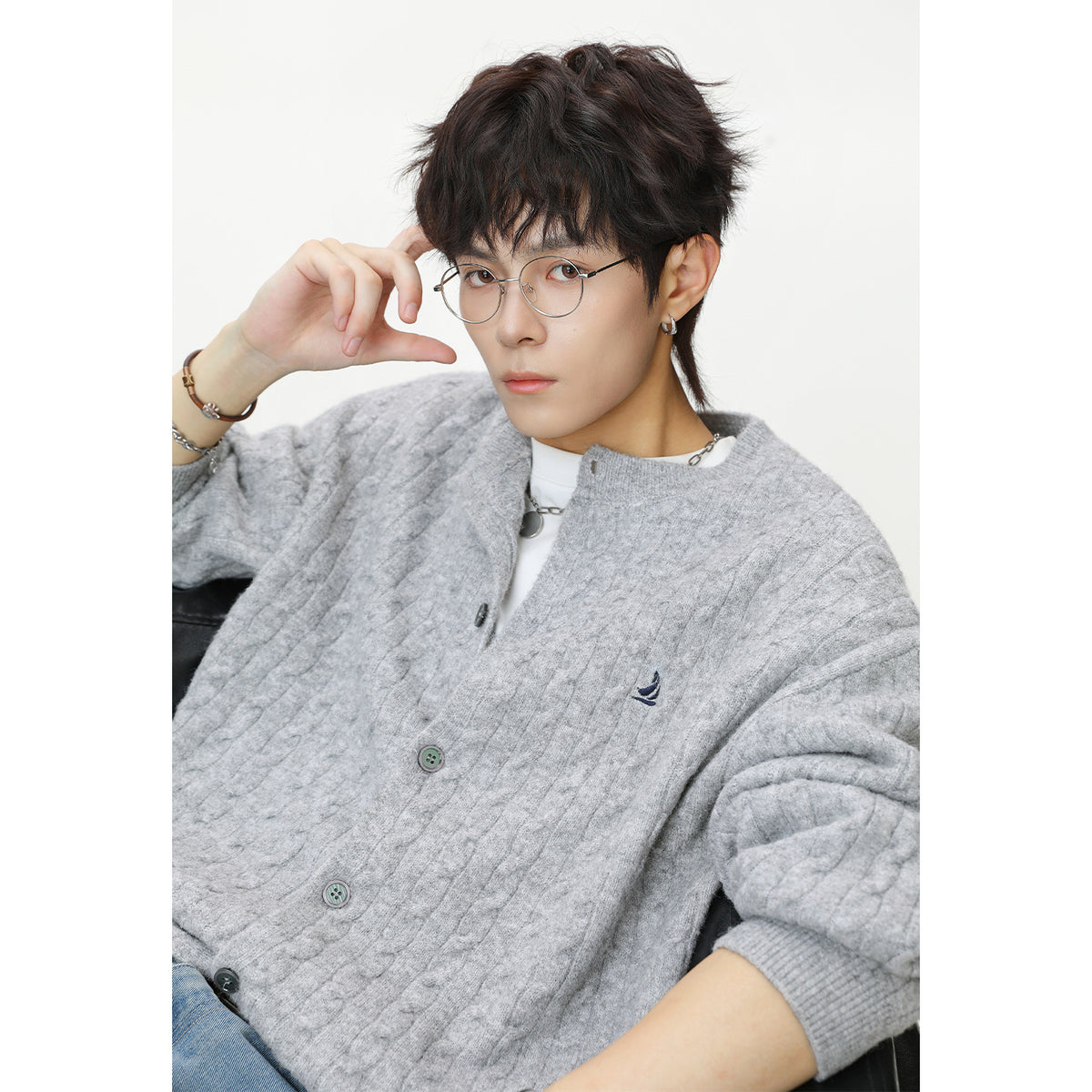 Round neck sweater for men