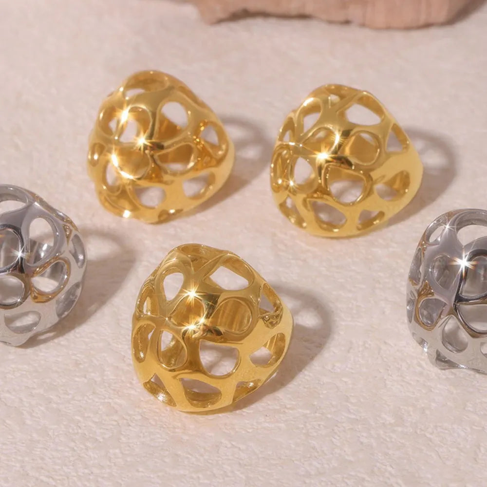 Large aperture hollow ring