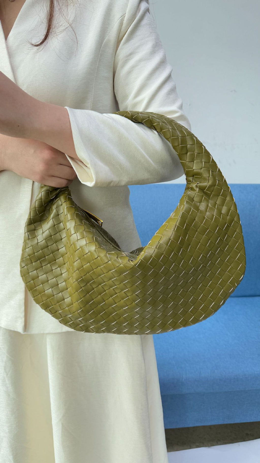 Women's woven bag