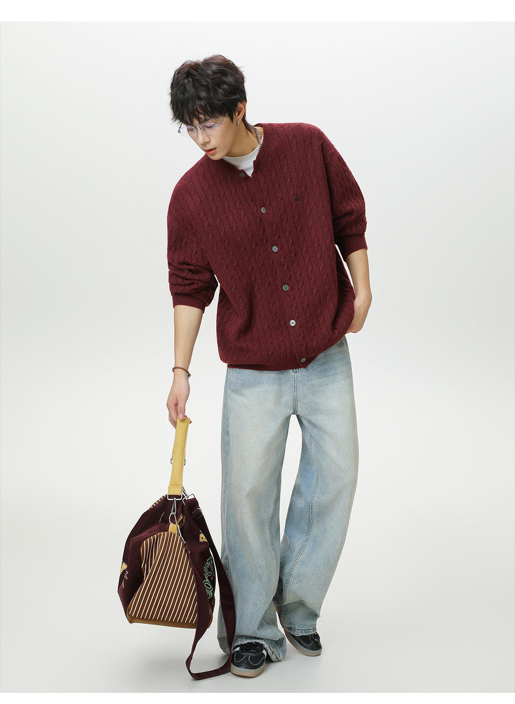 Round neck sweater for men