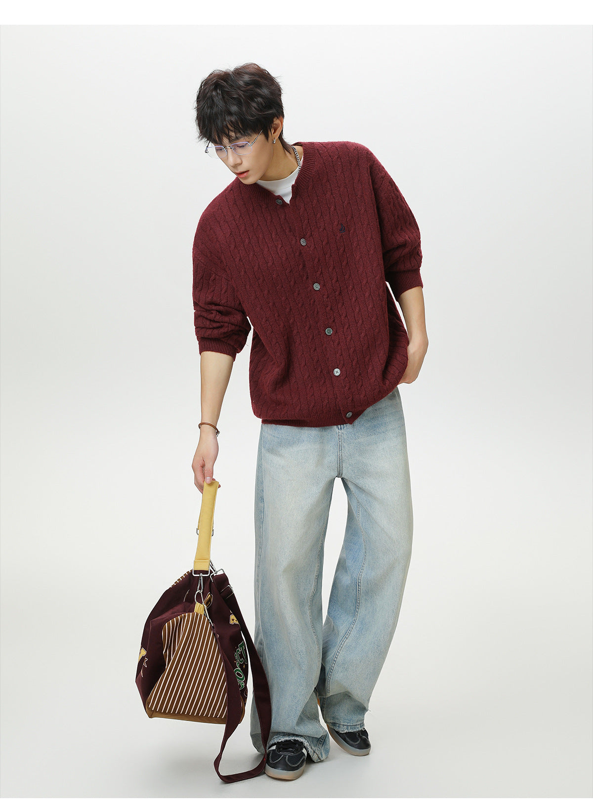 Round neck sweater for men