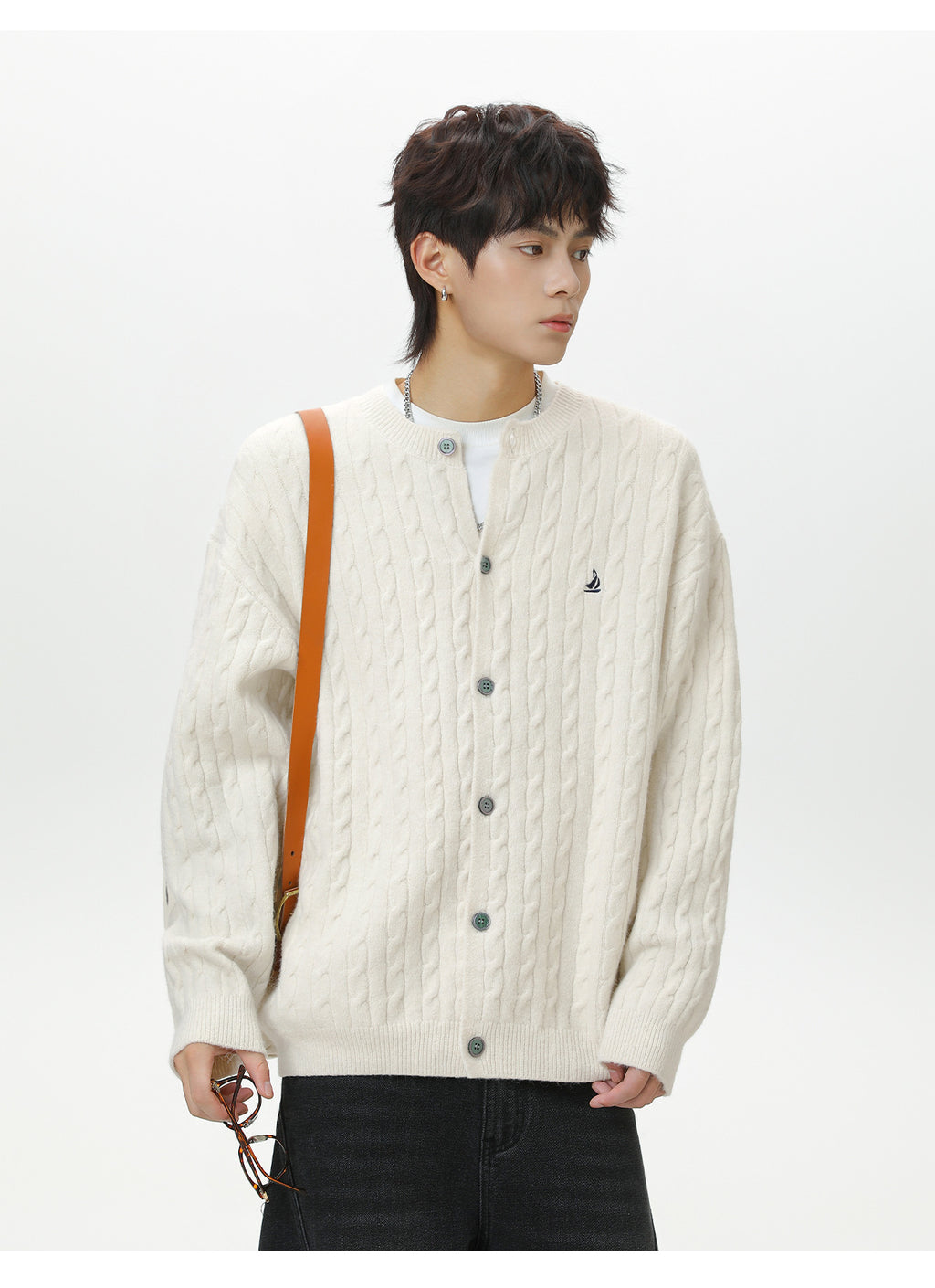 Round neck sweater for men