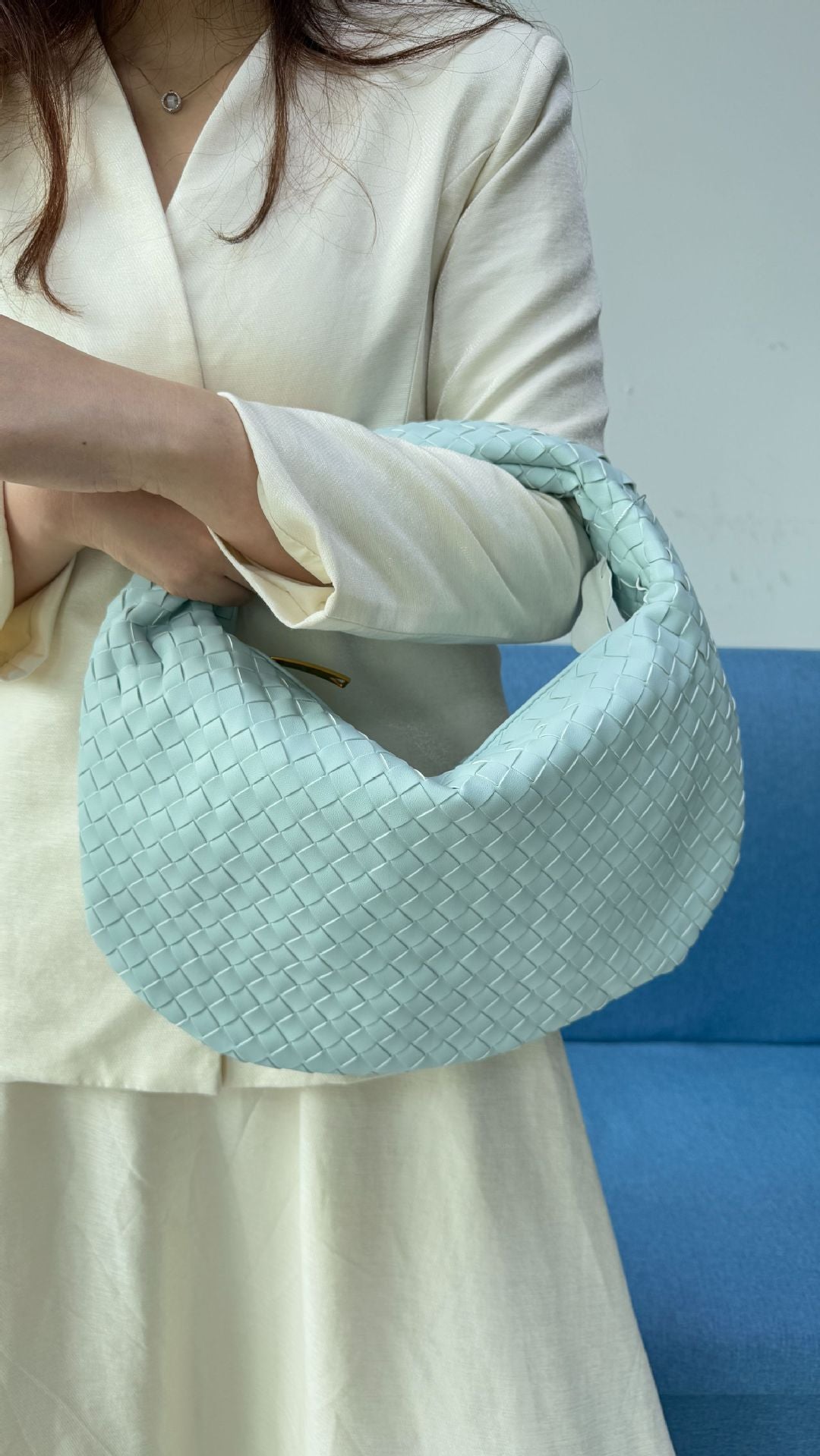 Women's woven bag