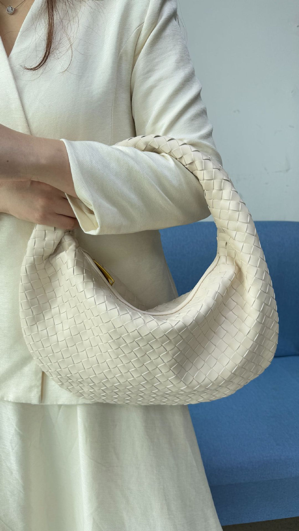Women's woven bag