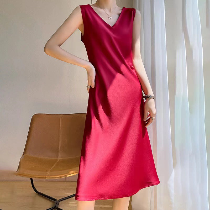 Sleeveless V-neck dress for women