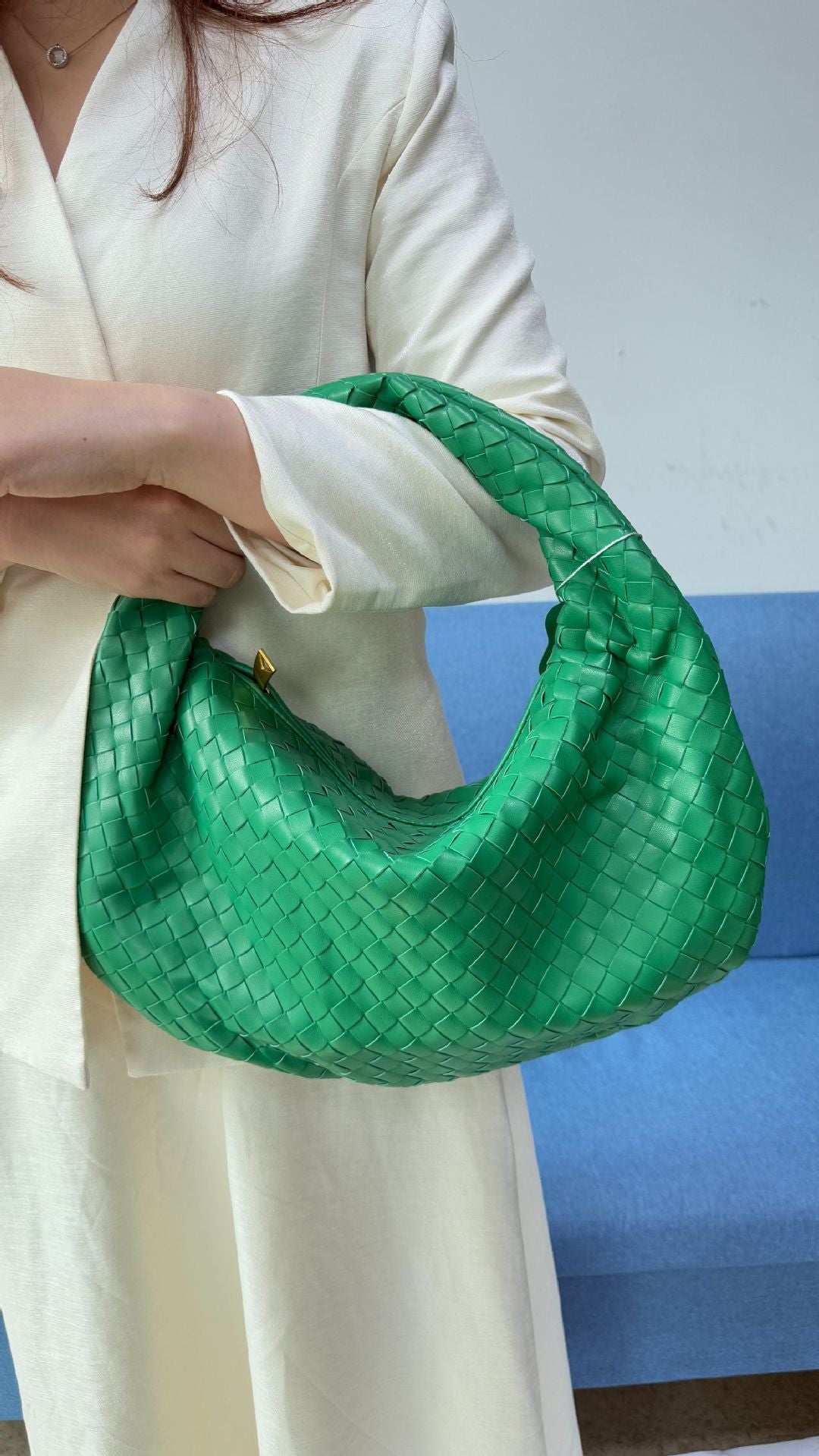 Women's woven bag