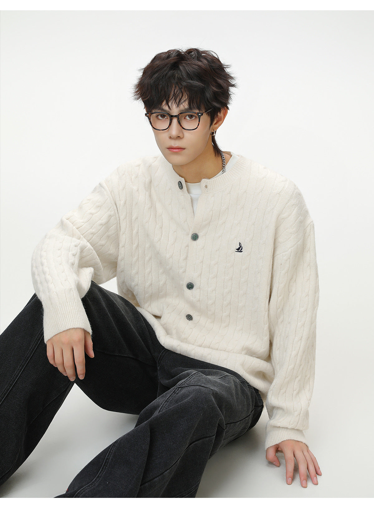 Round neck sweater for men