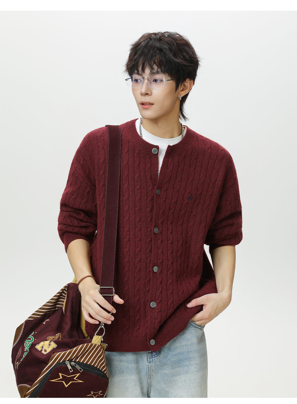 Round neck sweater for men