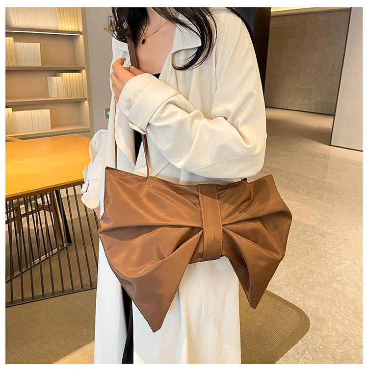 Bow tote bag
