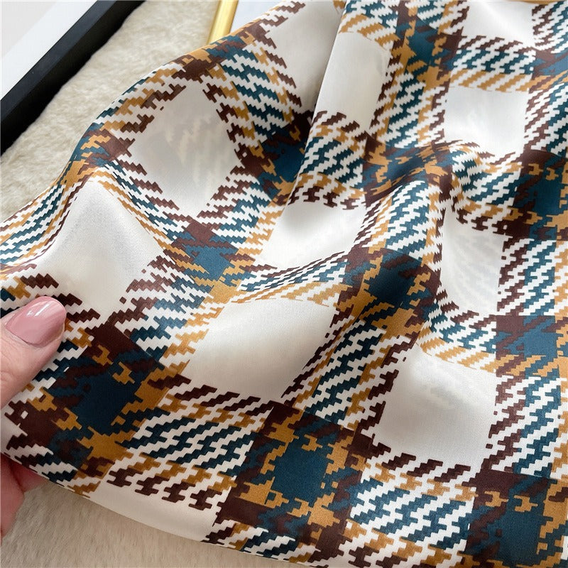 Women's Checkered Scarf