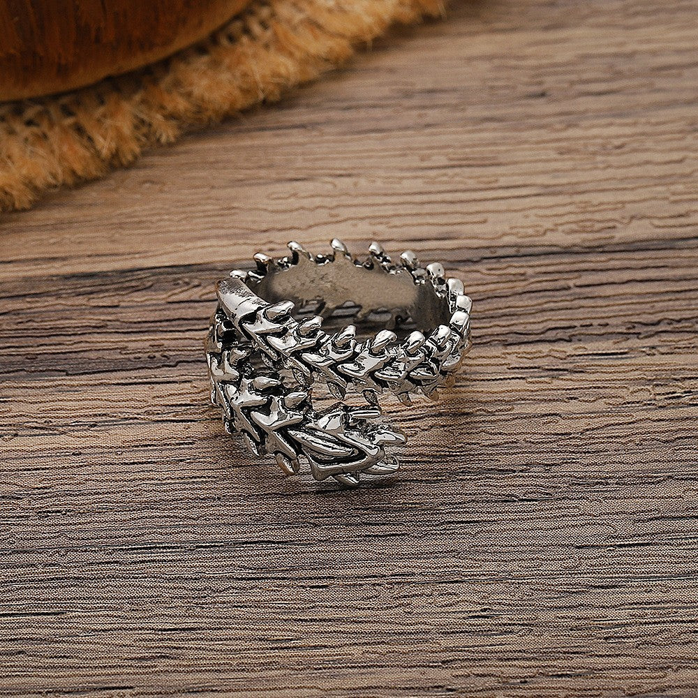 Spine Skull Ring