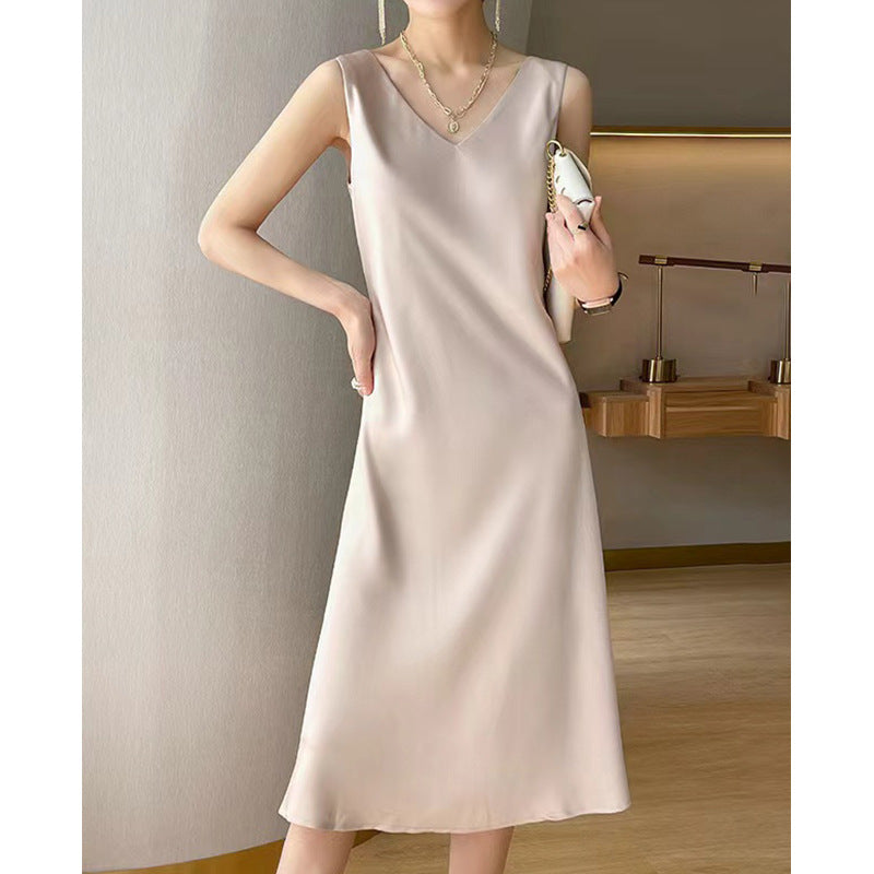 Sleeveless V-neck dress for women