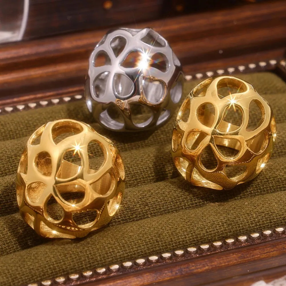 Large aperture hollow ring