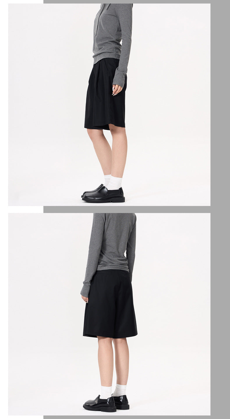 Shorts with Pleats and Diagonal Pockets