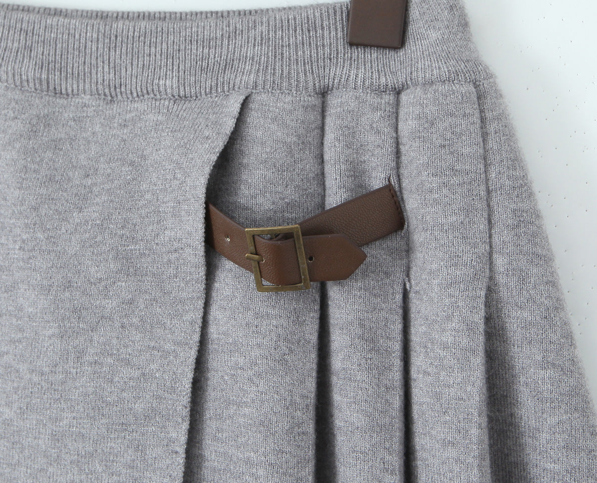 Knitted half skirt