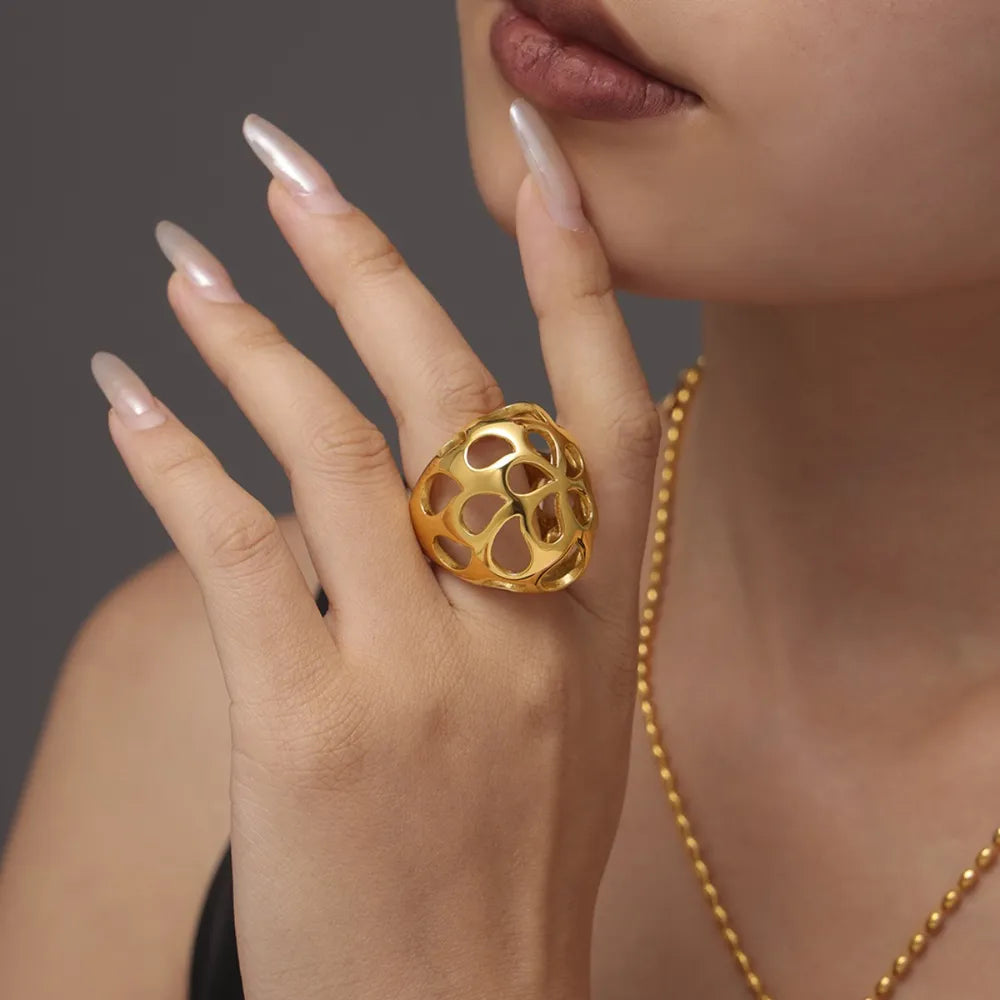 Large aperture hollow ring