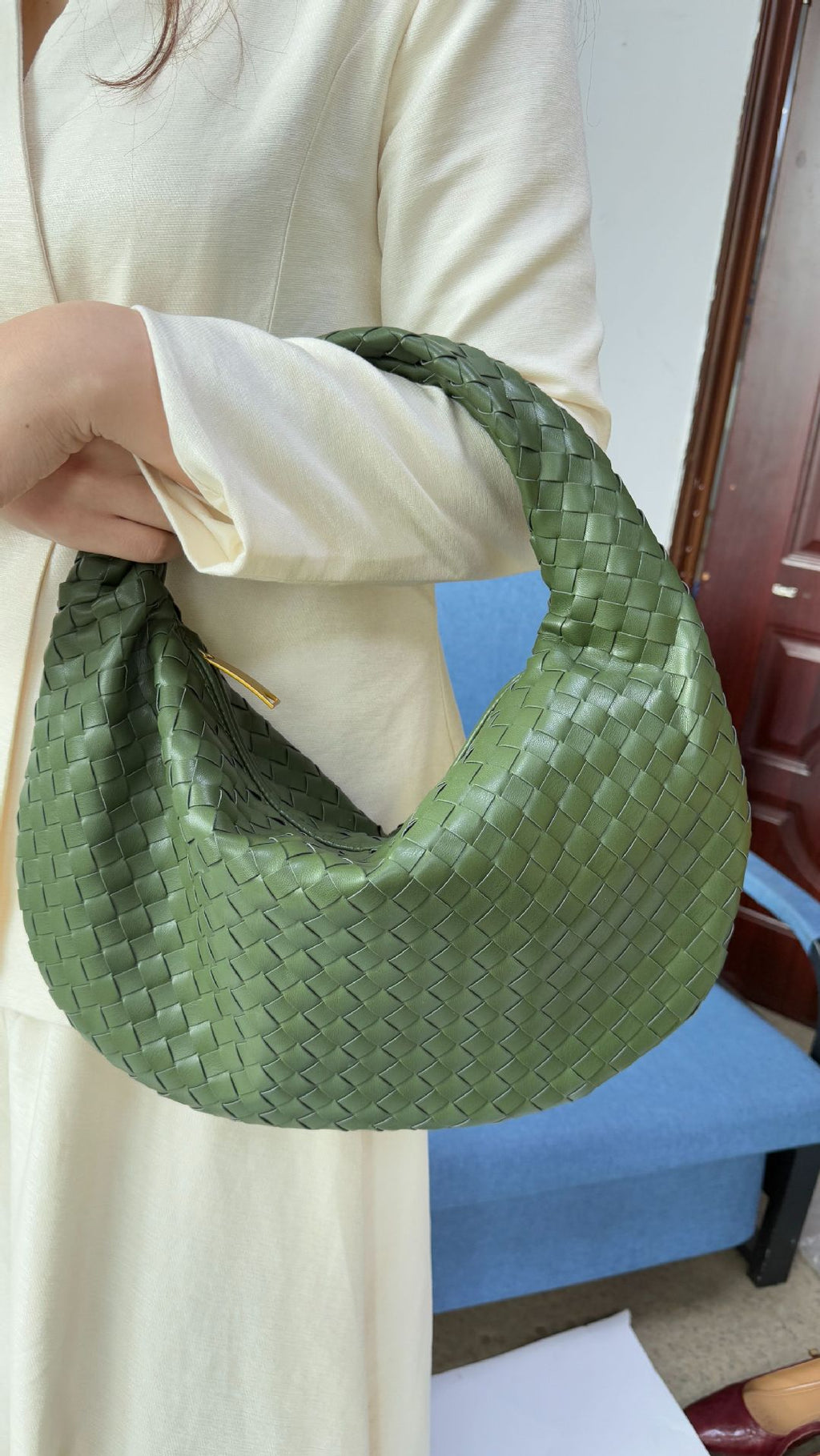 Women's woven bag