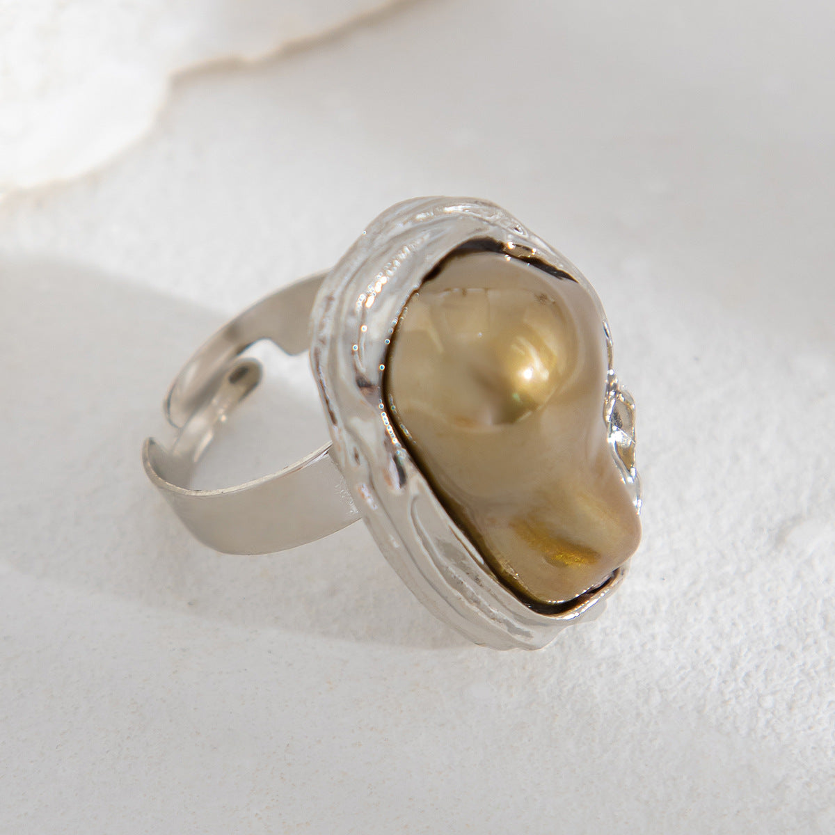 New Baroque inlaid irregular pearl rings