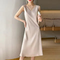 Sleeveless V-neck dress for women