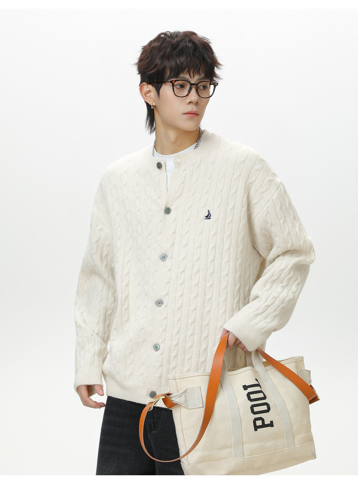 Round neck sweater for men