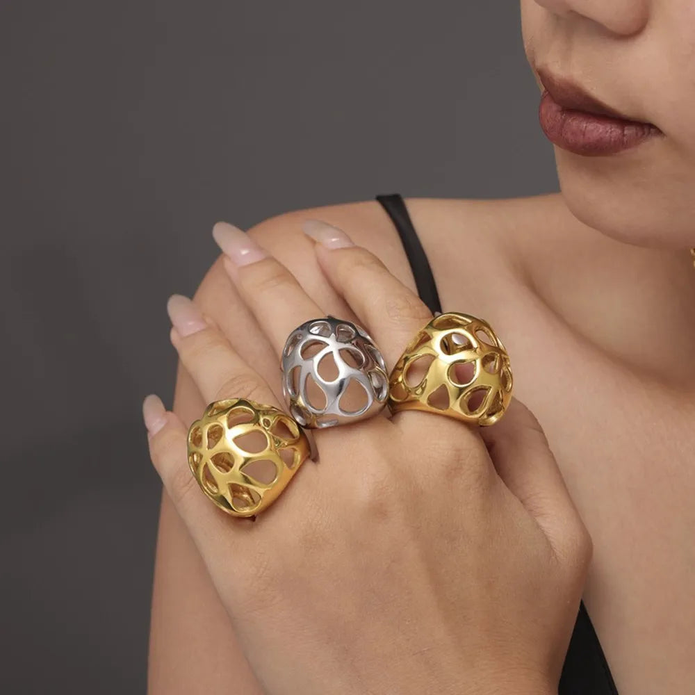 Large aperture hollow ring
