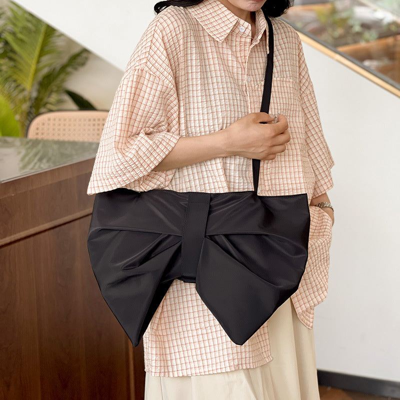 Bow tote bag