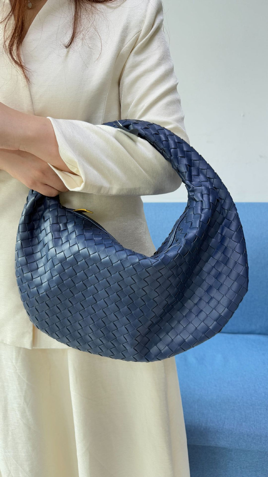 Women's woven bag