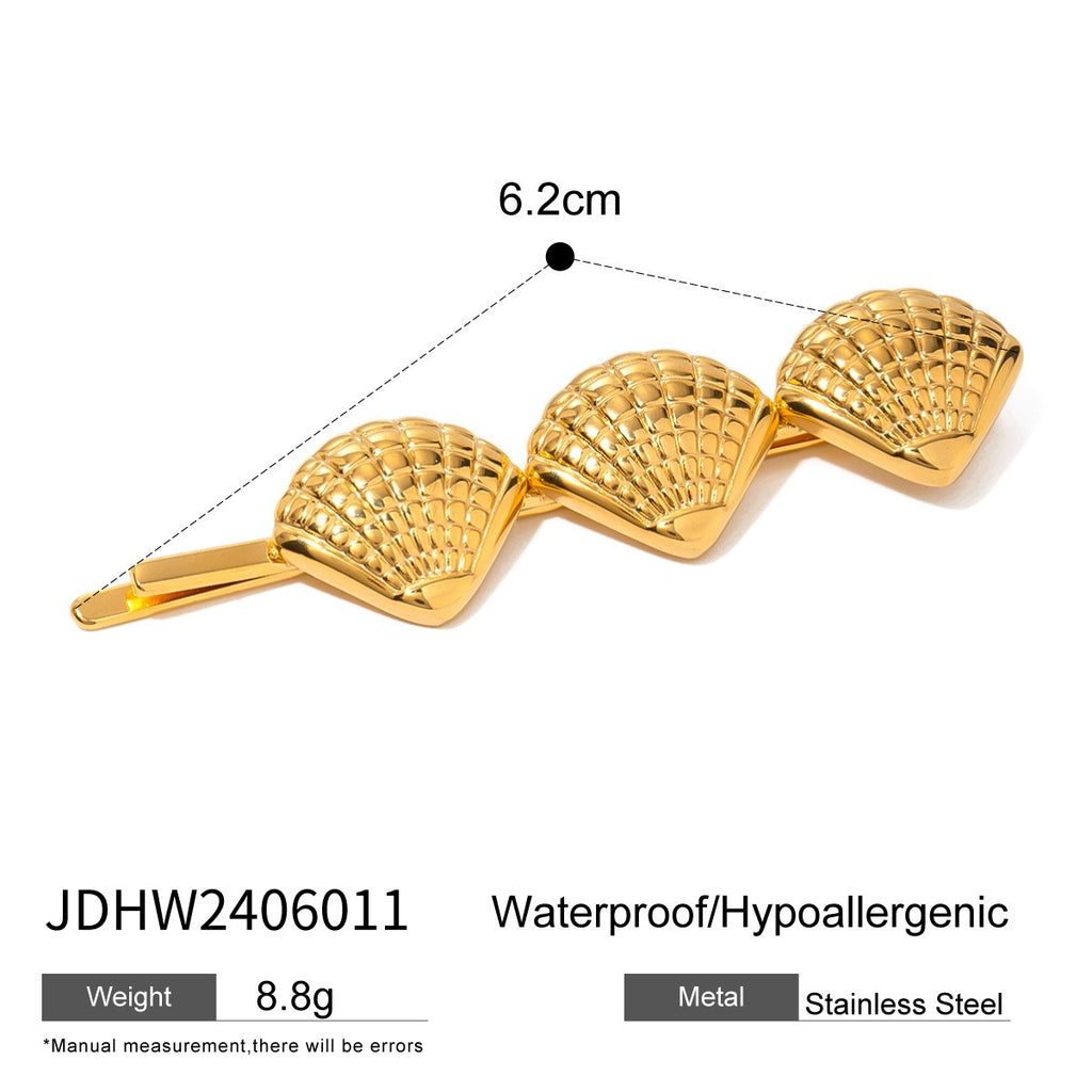 Shell hair clip with bangs