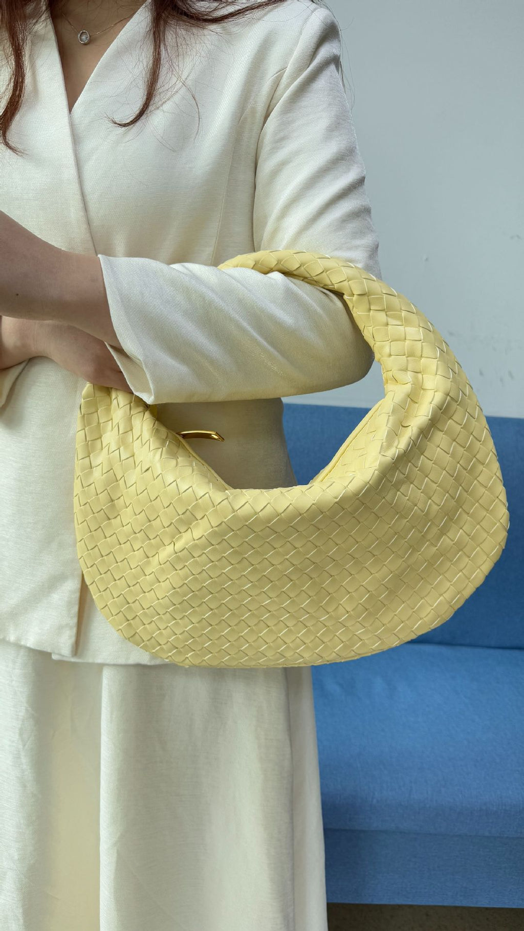 Women's woven bag