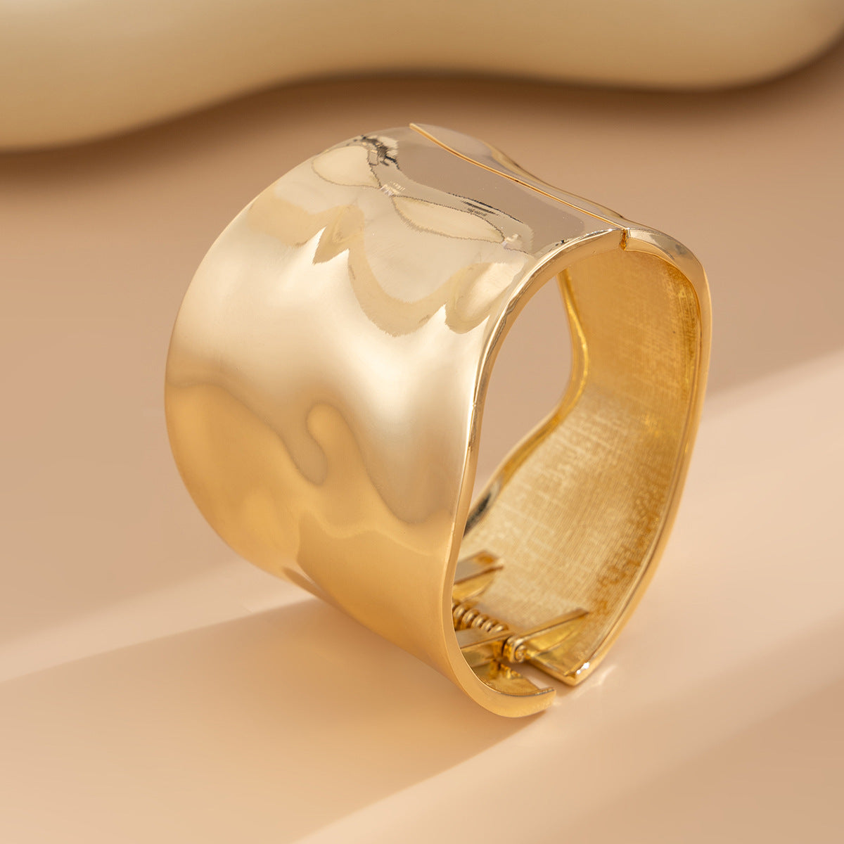 Curved Smooth Surface Spring Bangle