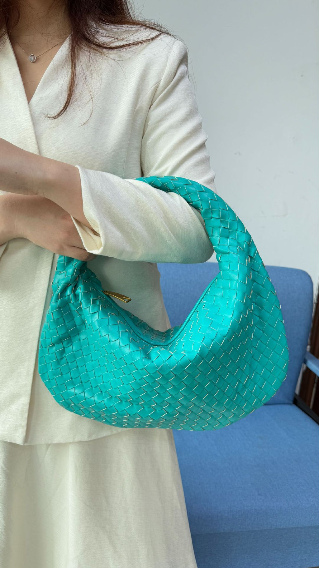 Women's woven bag
