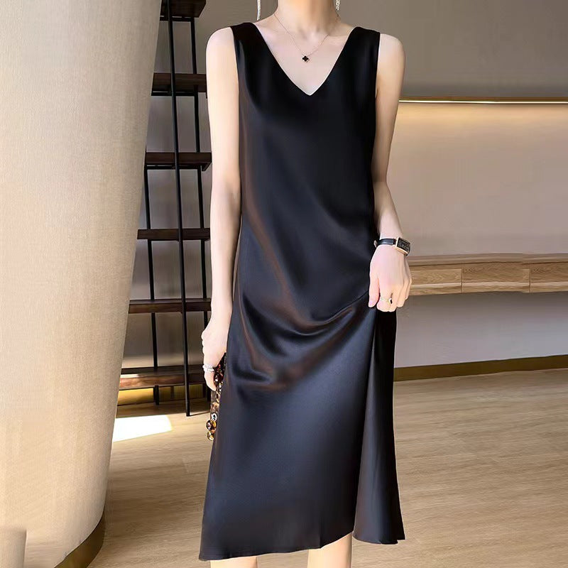 Sleeveless V-neck dress for women