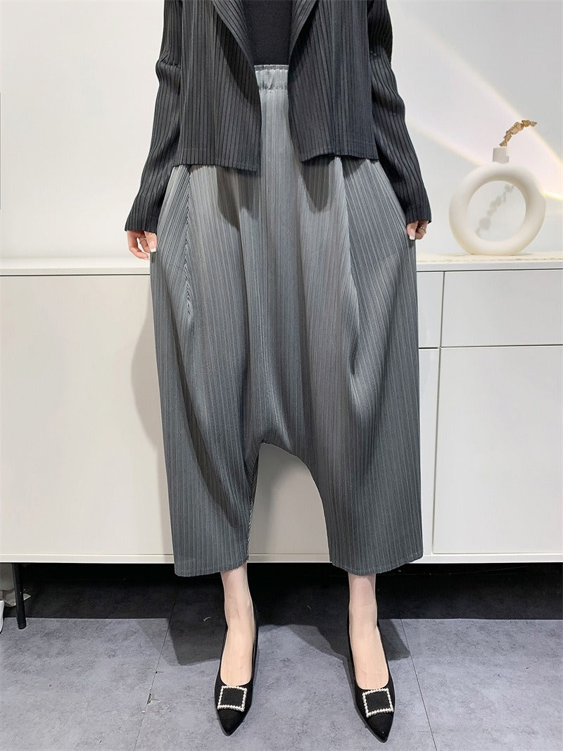Wrinkled Haren suspender pants