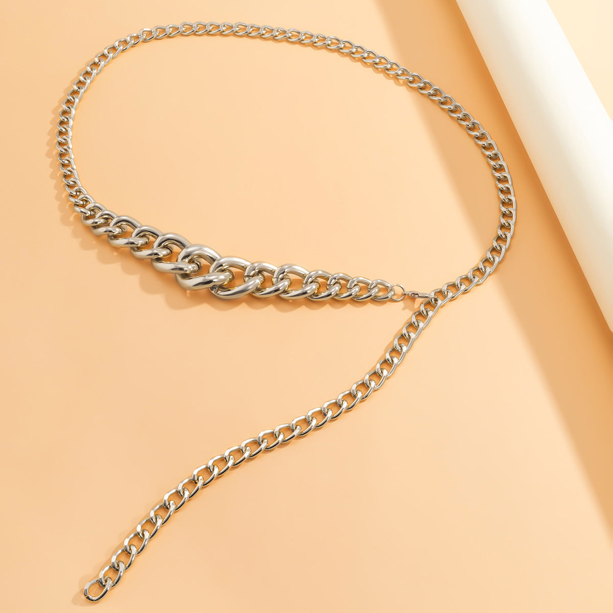 Geometric Single Layer Body Chain