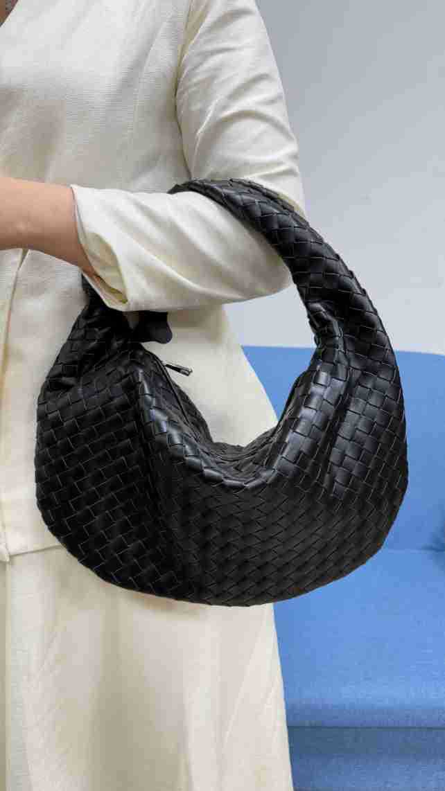 Women's woven bag