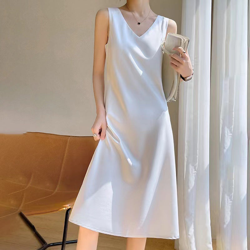 Sleeveless V-neck dress for women