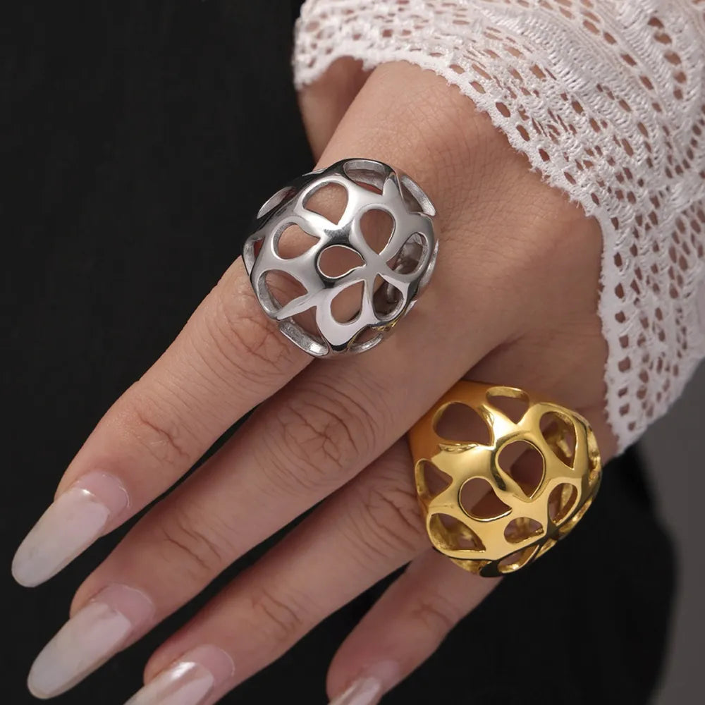 Large aperture hollow ring