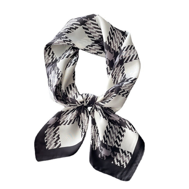 Women's Checkered Scarf