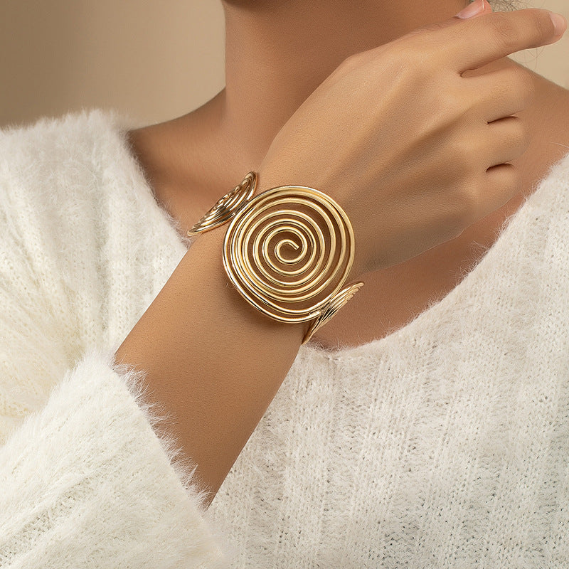 High-end geometric bangle