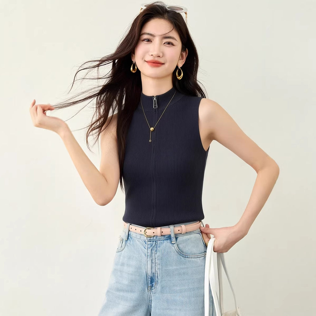 Slim-Fitting Sleeveless Crop Top