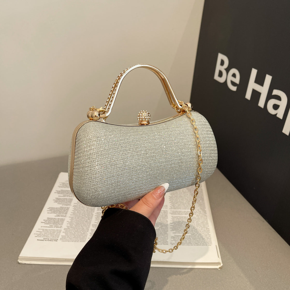 Sparkling diamond Chain crossbody bag