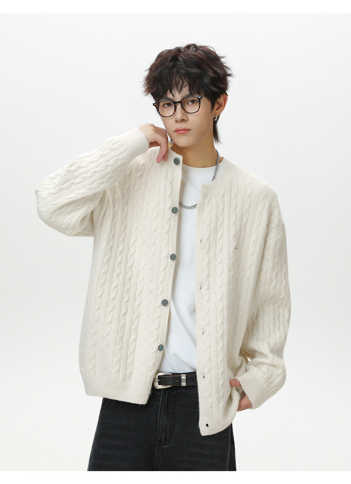 Round neck sweater for men