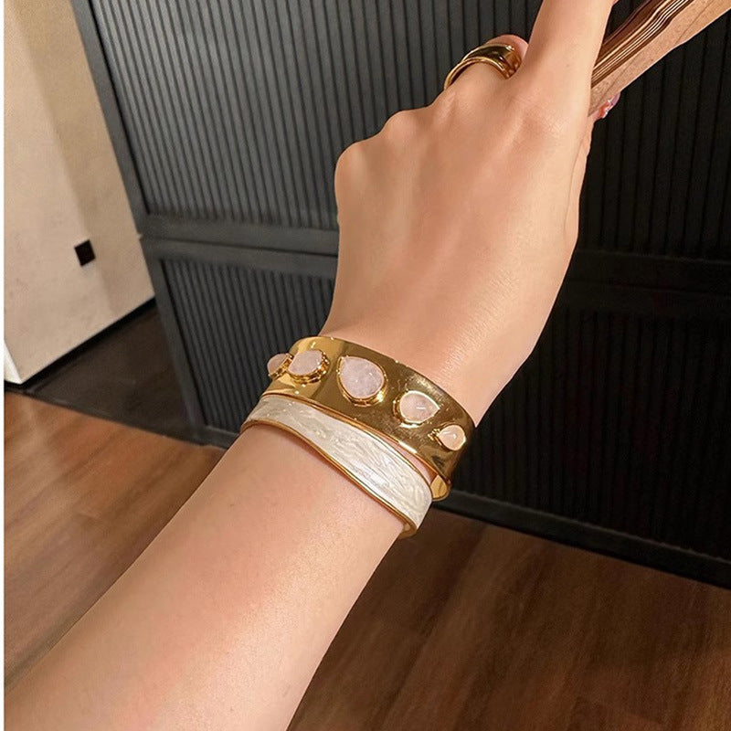 Classic crystal cashemire water drop open bracelet