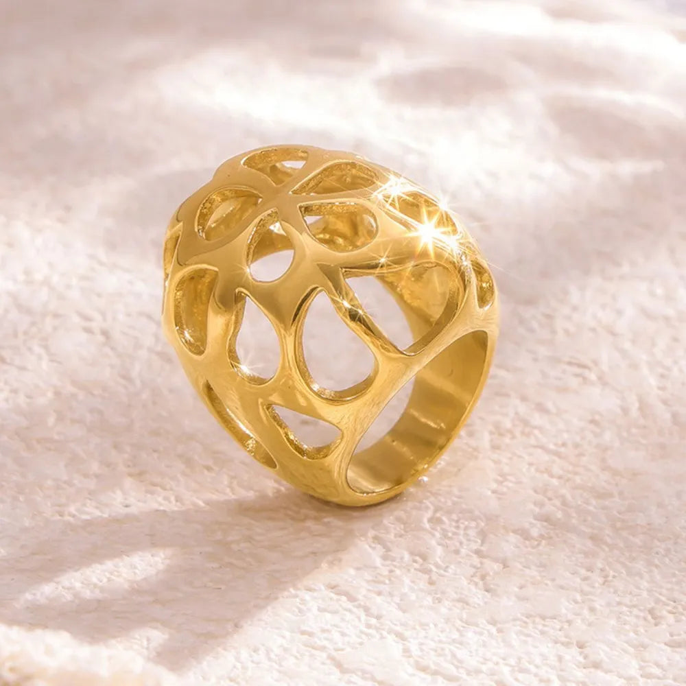 Large aperture hollow ring