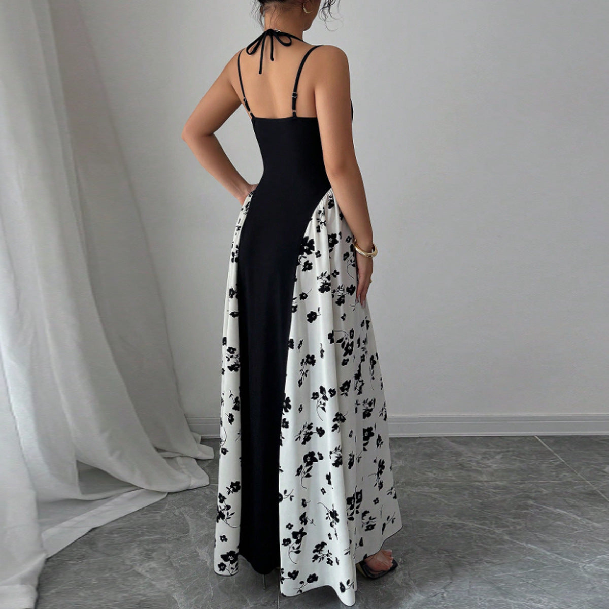 Backless contrasting printed dress
