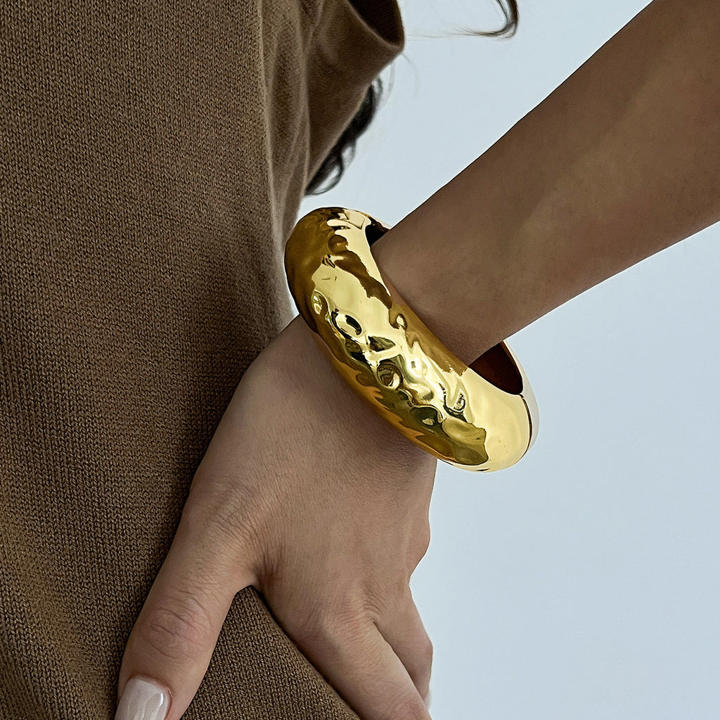 Round wide grain spring bracelet