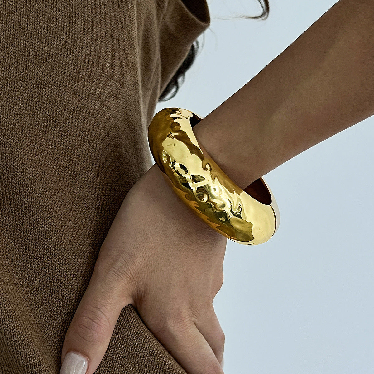 Round wide grain spring bracelet