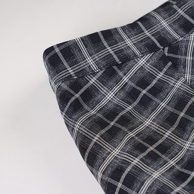 Irregular plaid skirt with half length